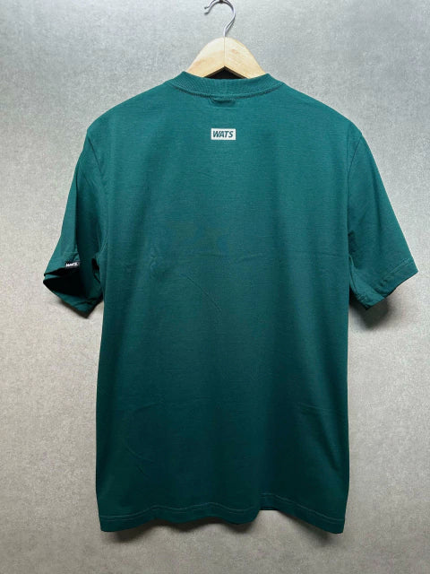 Camiseta Wats College Verde Musgo