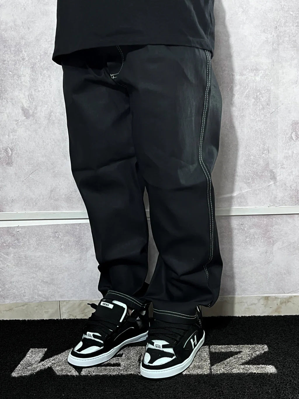 Calça Baggy Jeans Preto Costuras Brancas